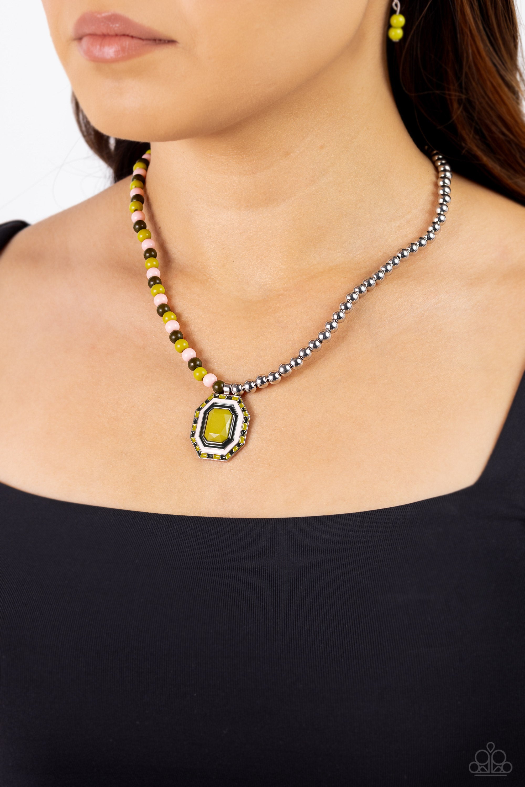 CONTRASTING CANDY GREEN-NECKLACE