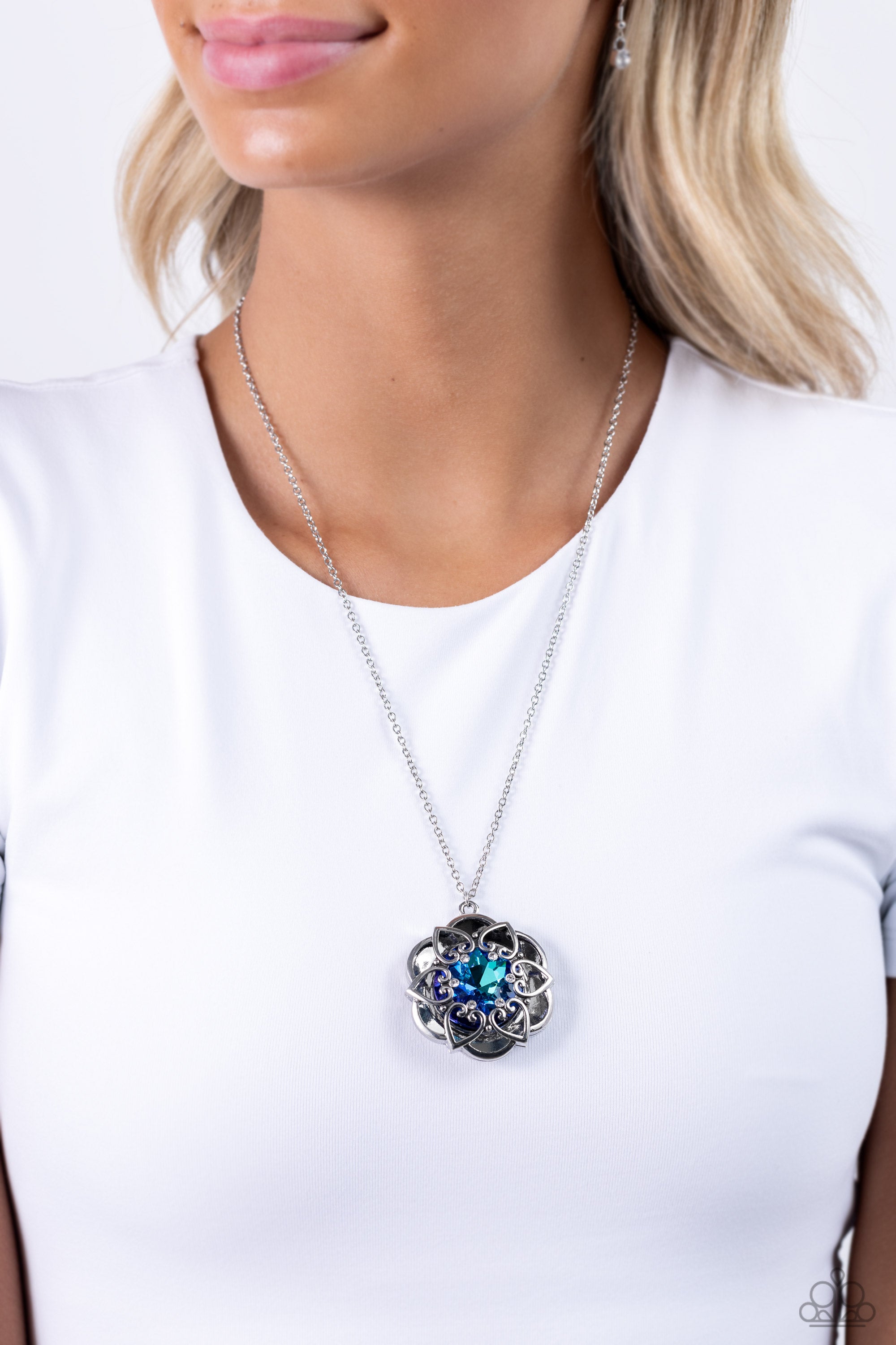 FLOWERING FANTASY BLUE-NECKLACE