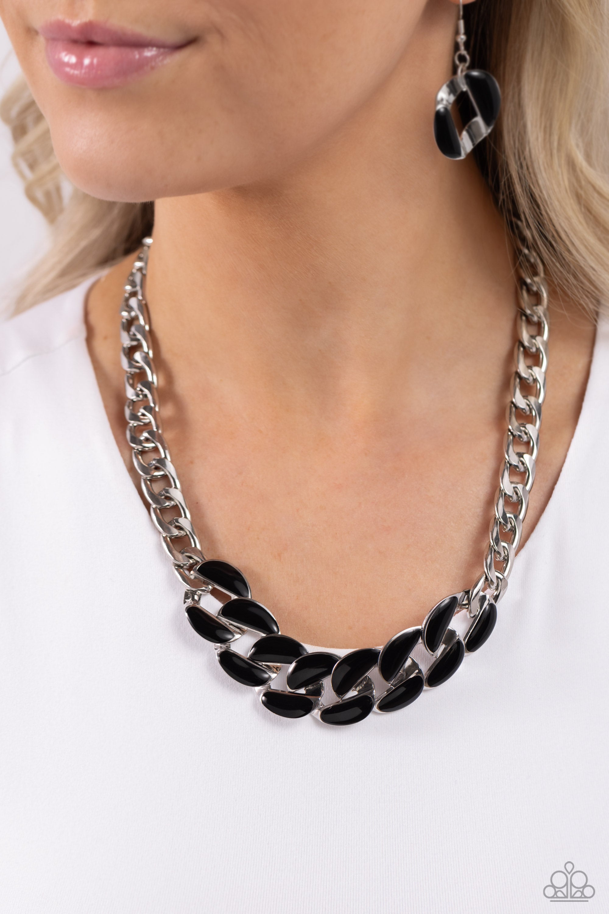 CURB CRAZE BLACK-NECKLACE