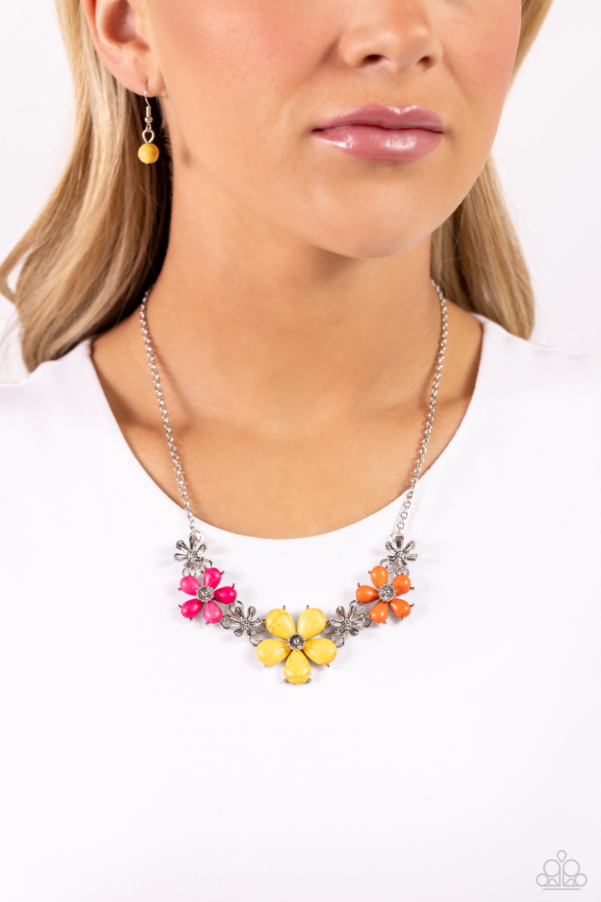 GROWING GARLAND YELLOW-NECKLACE