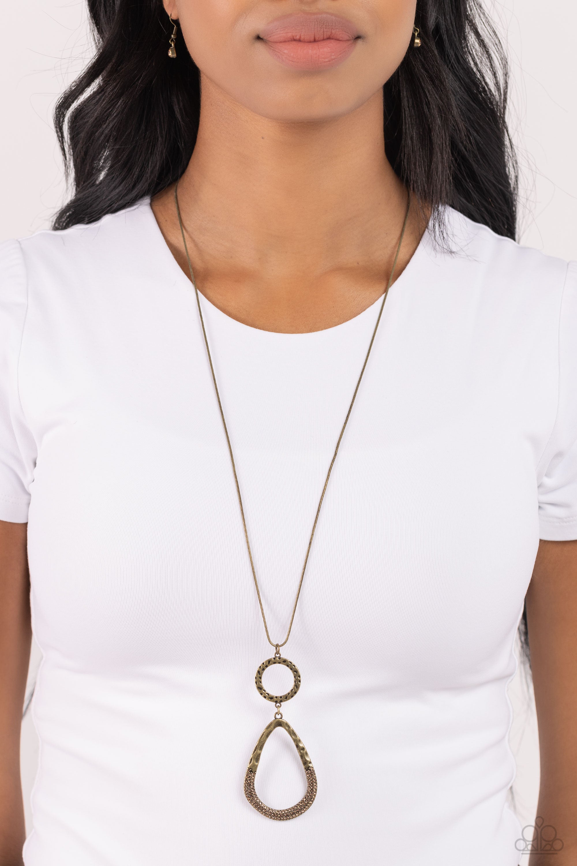 FOCUSED FASHION BRASS-NECKLACE