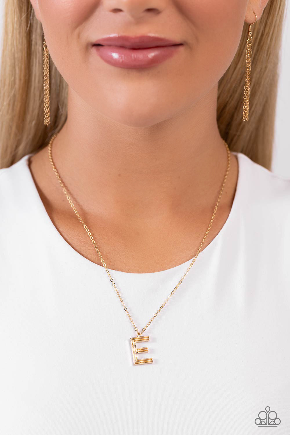 LEAVE YOUR INITIALS GOLD E-NECKLACE