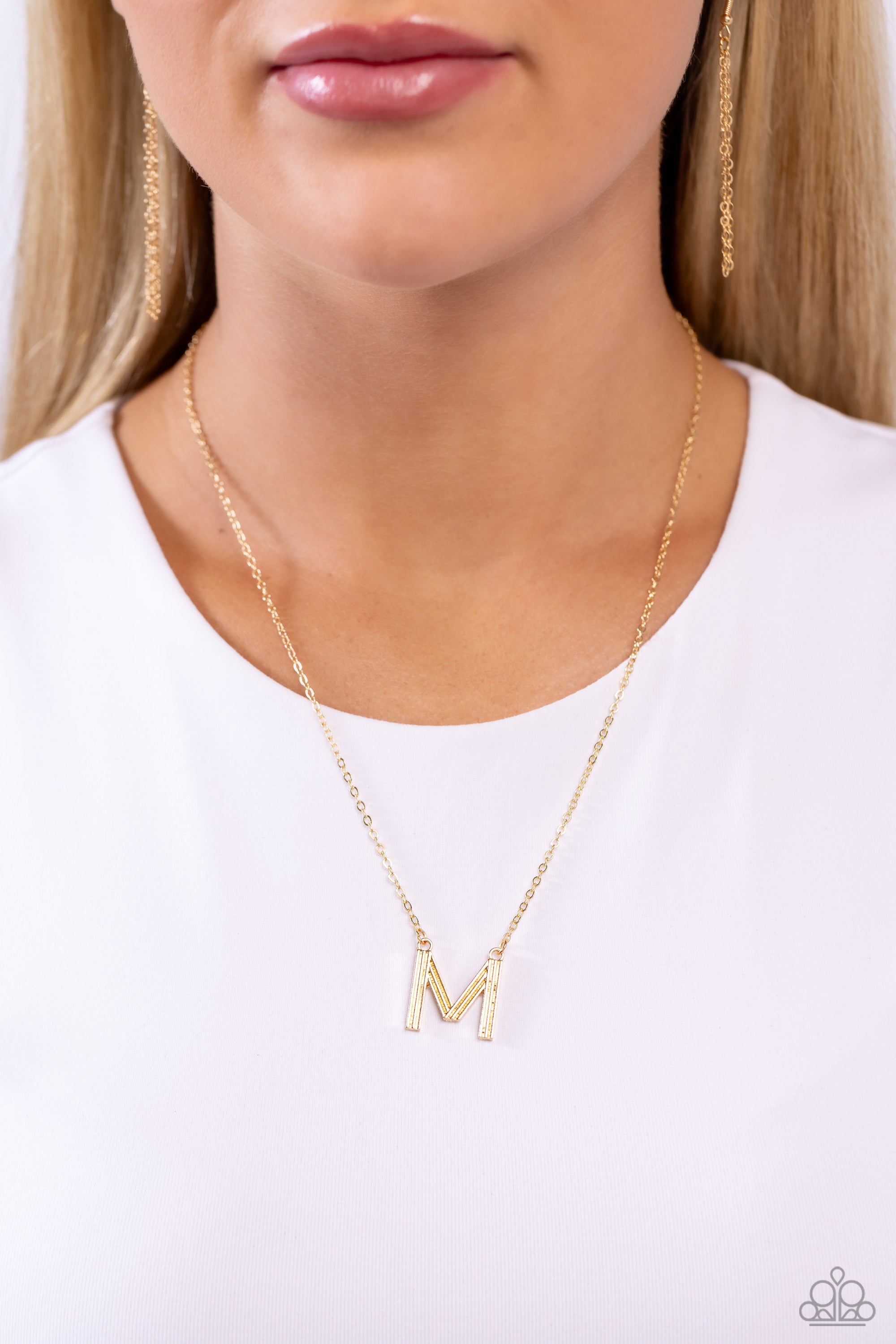 LEAVE YOUR INITIALS GOLD M-NECKLACE