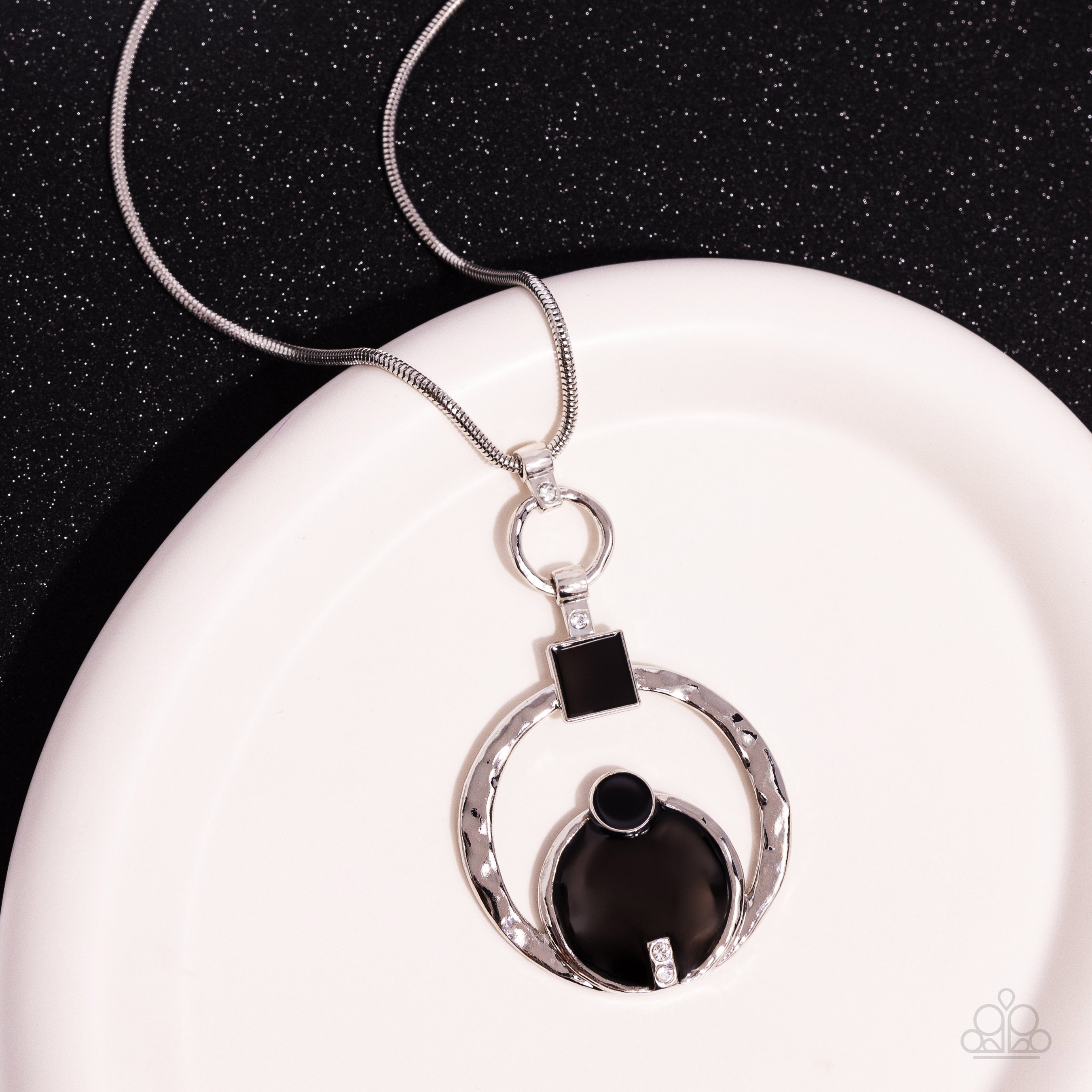 TASTEFULLY TRANSPARENT BLACK-NECKLACE