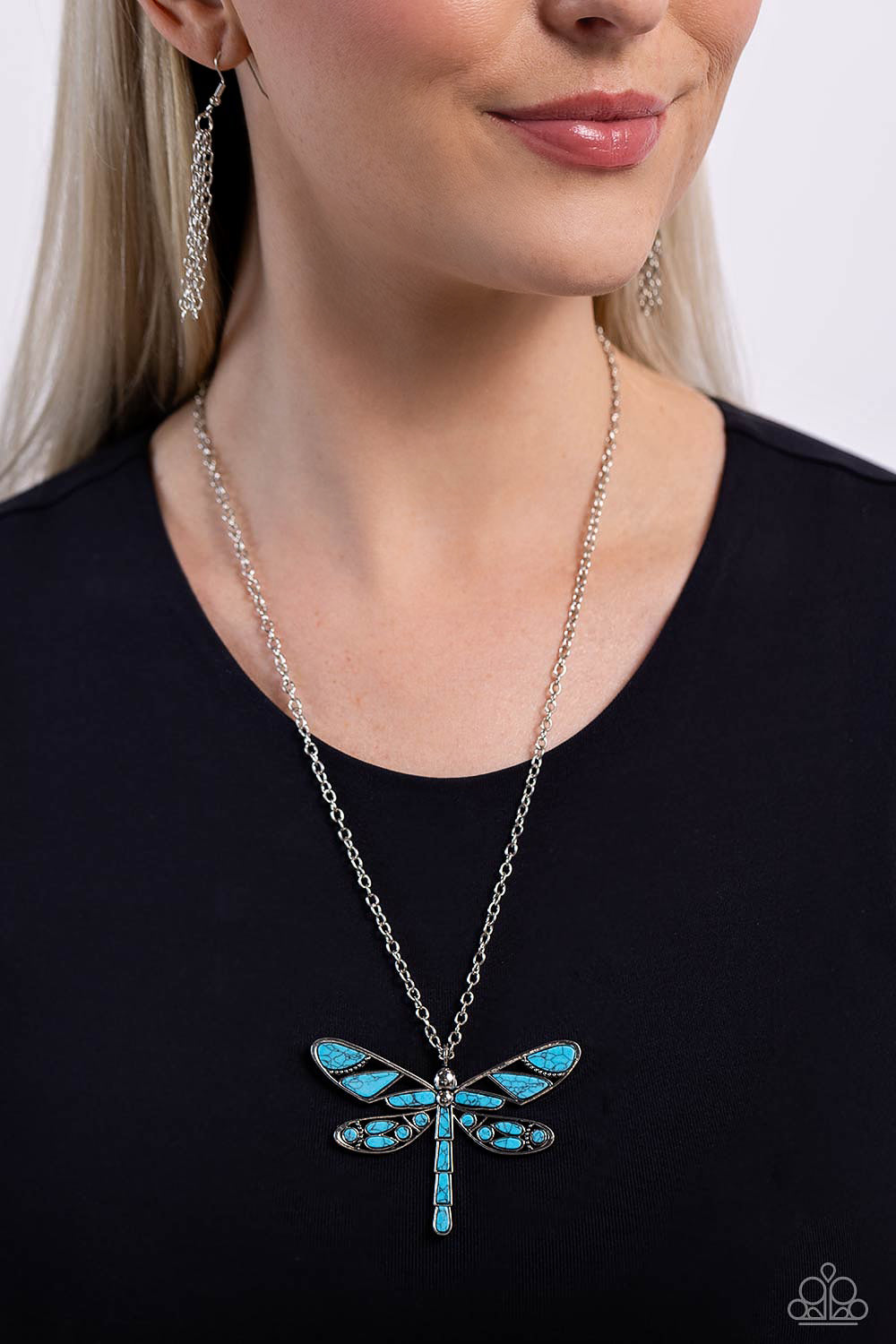 FLYING LOW BLUE-NECKLACE