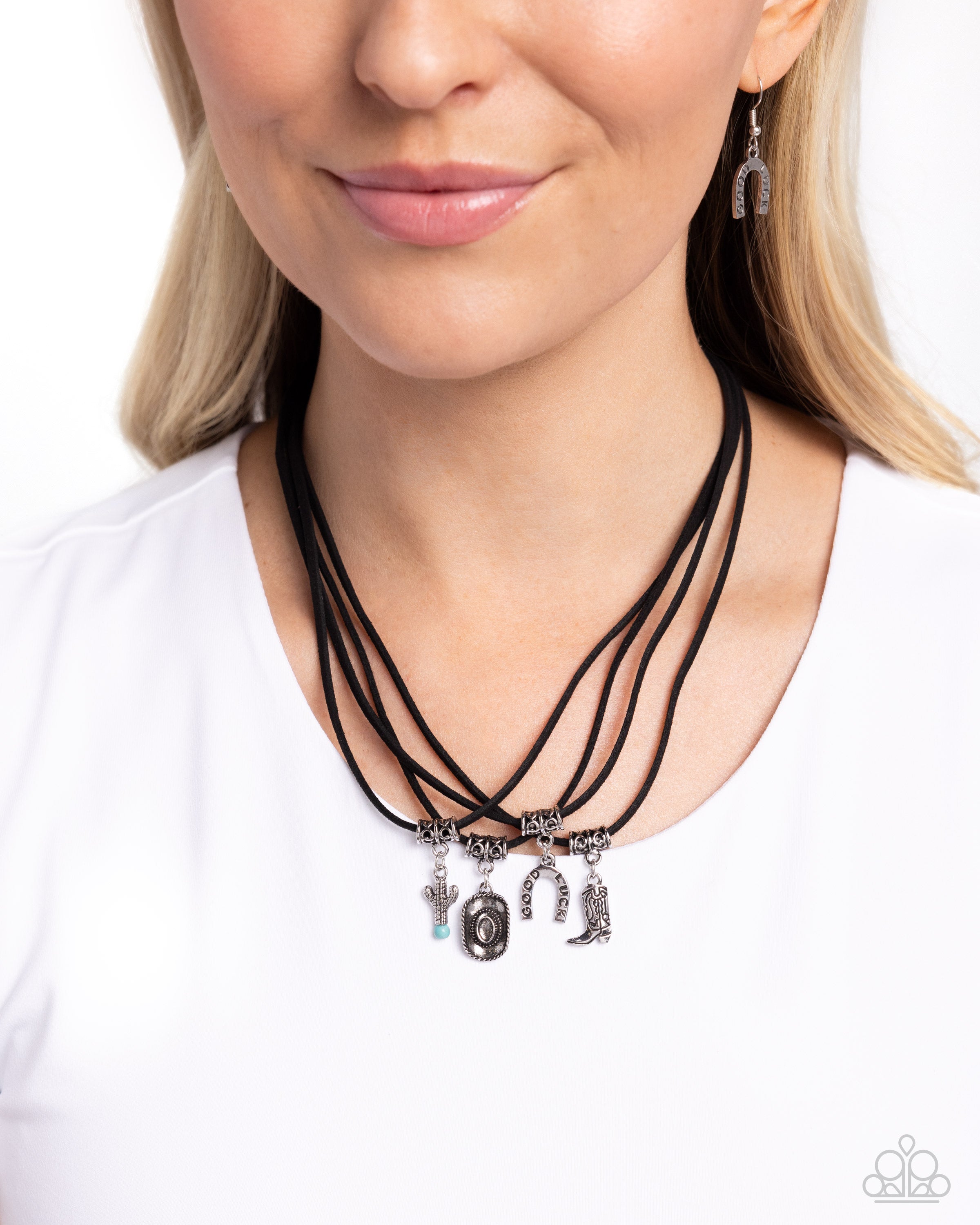 SOUTHERN BEAUTY BLACK-NECKLACE